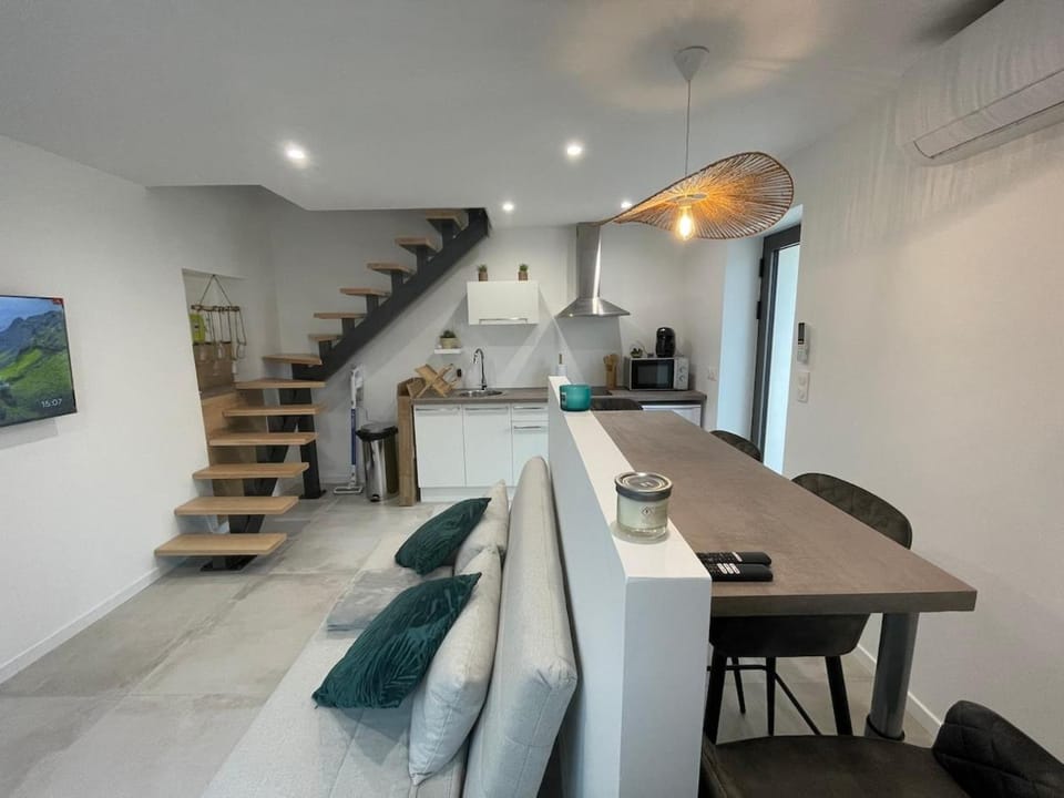 T2, Aéroport, CNPE, UFPI, RTE Apartment in Auvergne-Rhône-Alpes