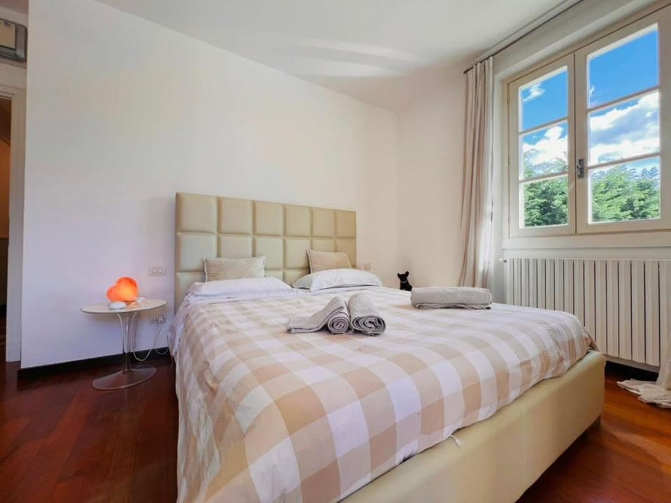 Bed, Photo of the whole room, Bedroom, internet, towels