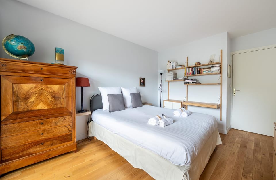 Bed, Photo of the whole room, Bedroom, towels, wardrobe