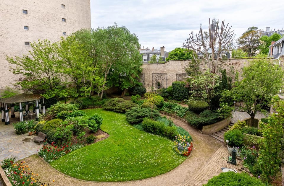 Property building, Spring, Day, Natural landscape, Garden, Garden view