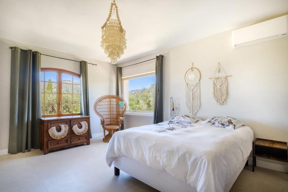 Living room, Bedroom