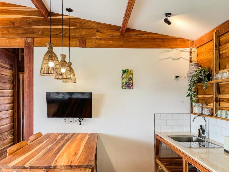 Woodhouse - Simple Life in South Lombok House in Pujut