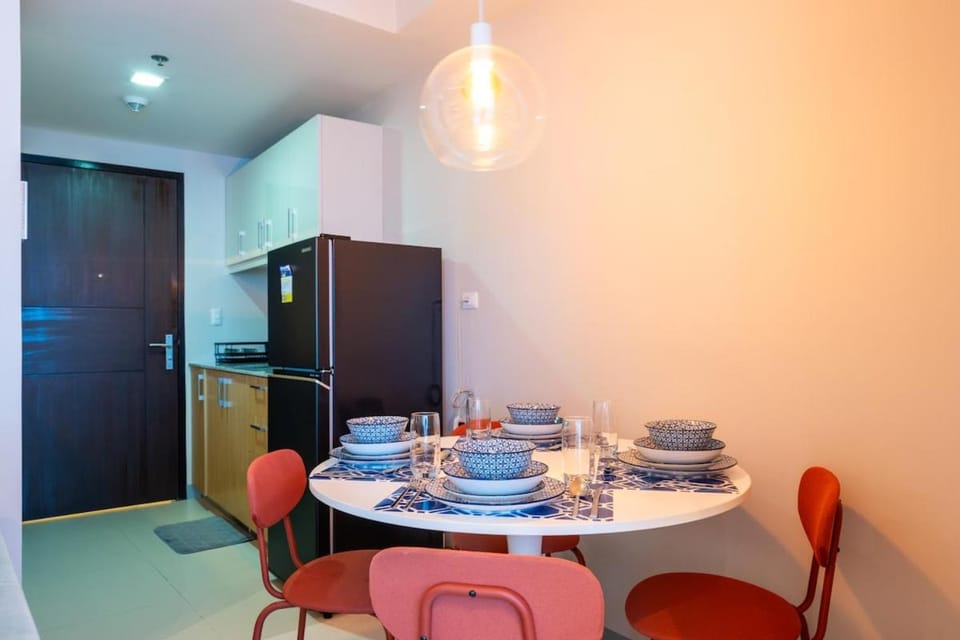 Modern Minimalist Uptown Parksuites 1BR Apartment in Makati