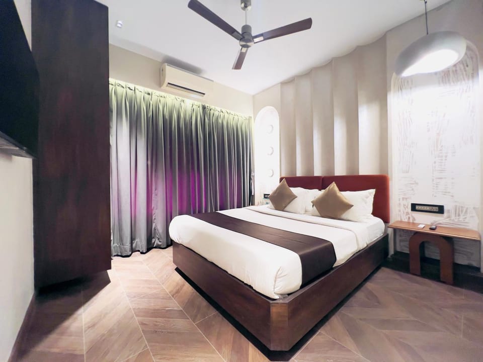 Bed, Photo of the whole room, Bedroom, air conditioner