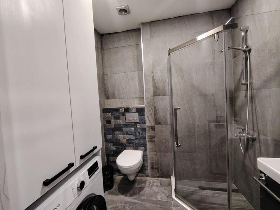 Shower, Toilet, Bathroom