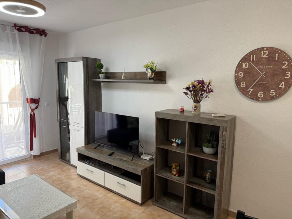 Communal lounge/ TV room, TV and multimedia, Living room