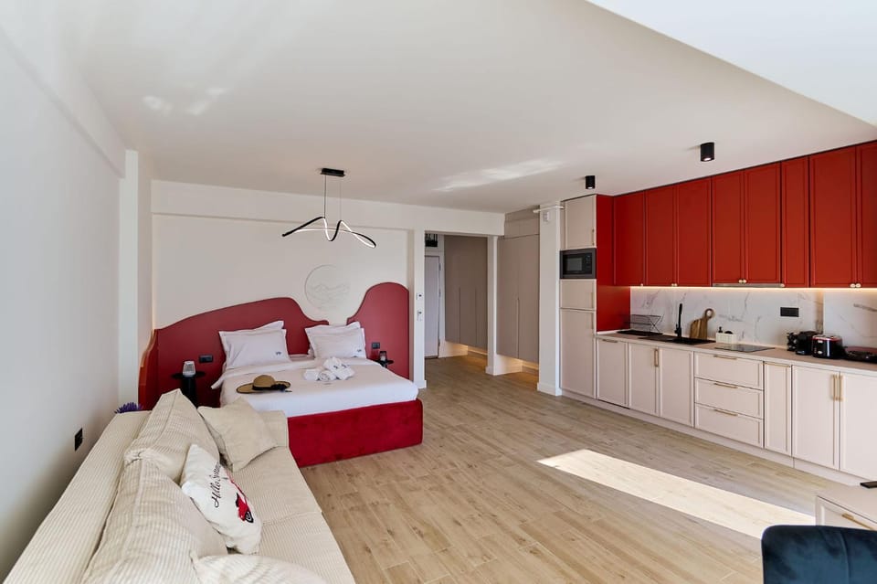 Panoramic sea view Studio Infinity Pool & SPA resort Apartment in Constanța County