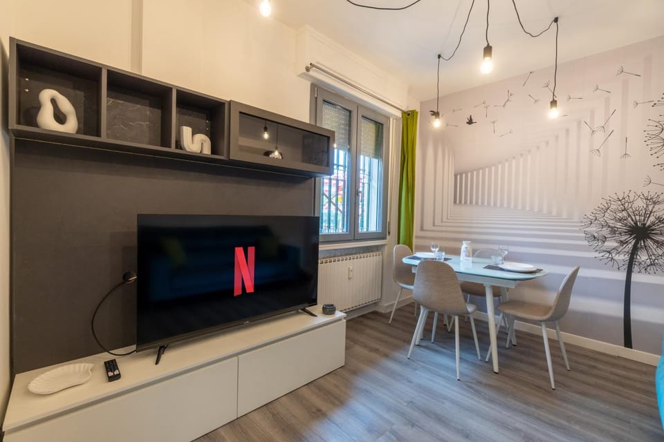 TV and multimedia, Living room, Dining area
