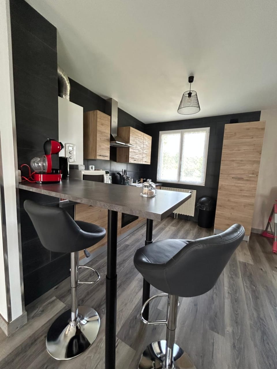 Kitchen or kitchenette, Lounge or bar, Dining area, minibar, stove