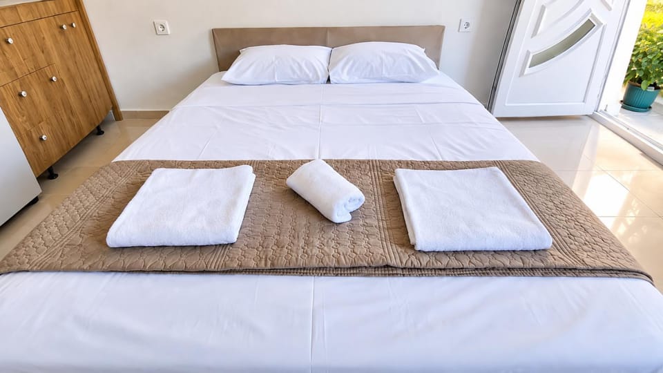 Bed, Photo of the whole room, Bedroom, towels, wardrobe