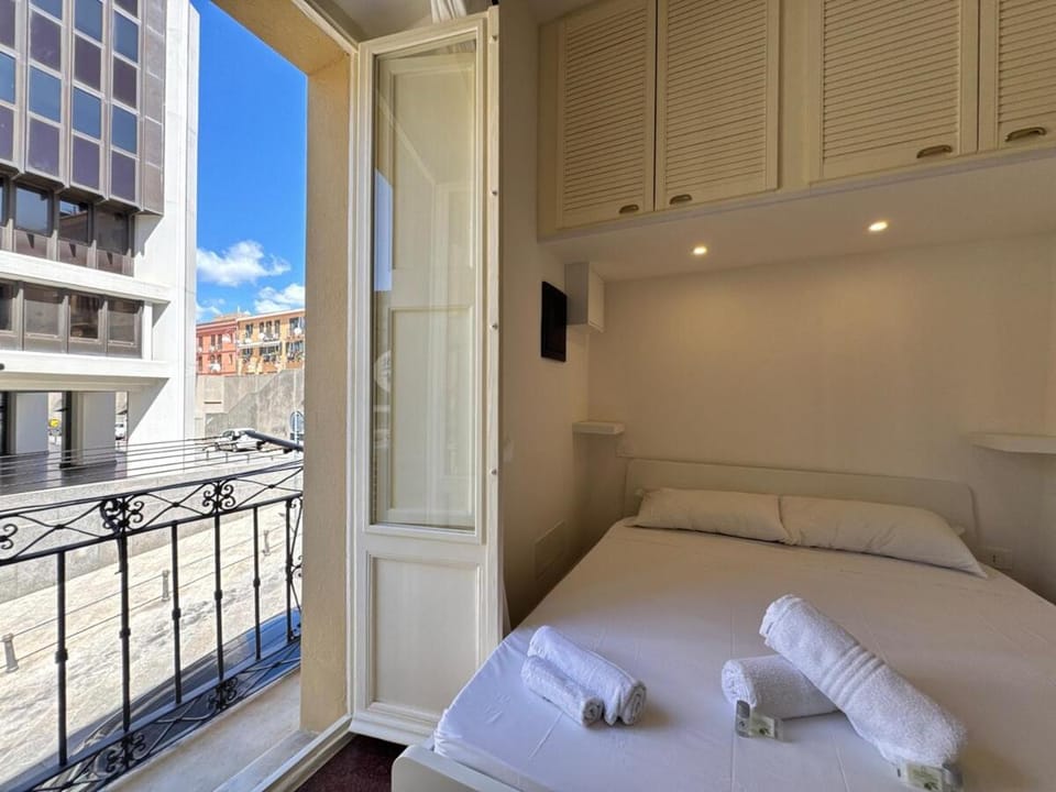 Studio 27, Centro, Cagliari, Sardinia Apartment in Cagliari
