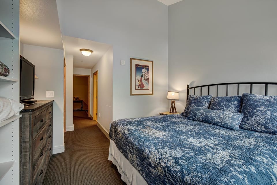 Fantastic Mountain Home Near Ski Lifts condo Apartment in Keystone