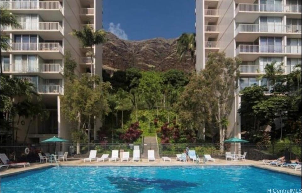 Makaha Valley Oasis 1-Bedroom Apartment in Makaha Valley