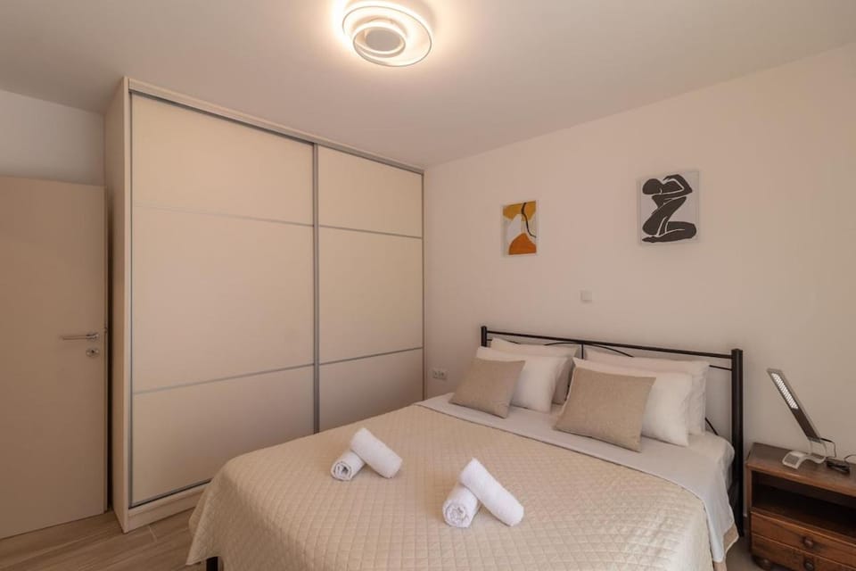 Bed, Bedroom, wardrobe