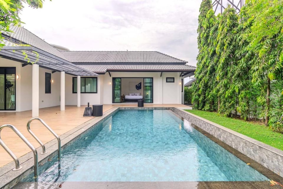 Bangtao Beach Walk Villa by Taan Residence House in Choeng Thale