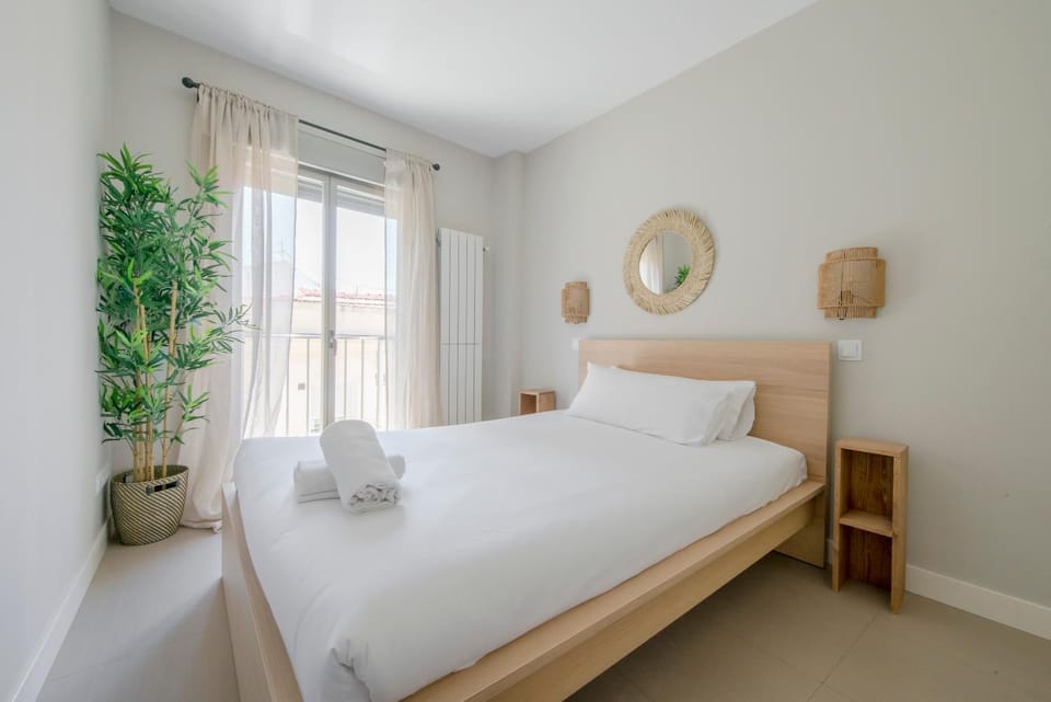 Bed, Bedroom