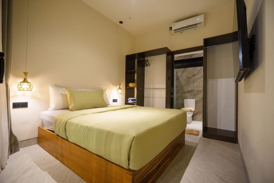 Bed, TV and multimedia, Photo of the whole room, Bedroom, air conditioner