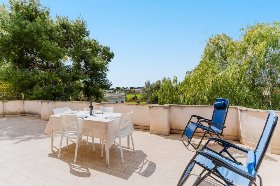 Patio, Dining area