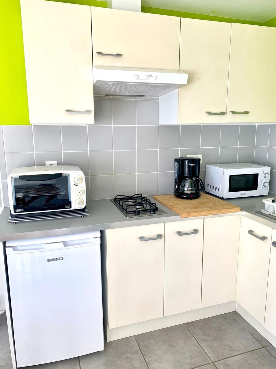 Kitchen or kitchenette, stove