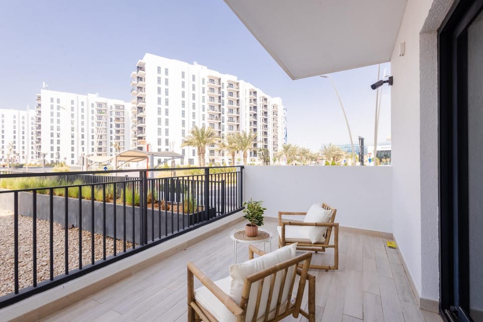 Voyage Waters Edge Studio Apartment in Abu Dhabi