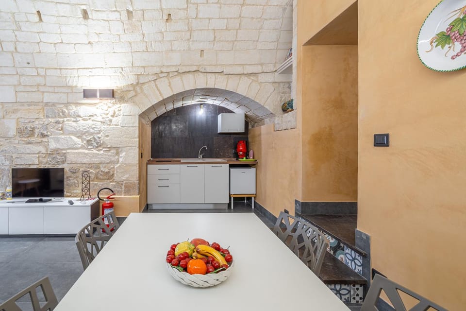 Property building, Kitchen or kitchenette, Living room