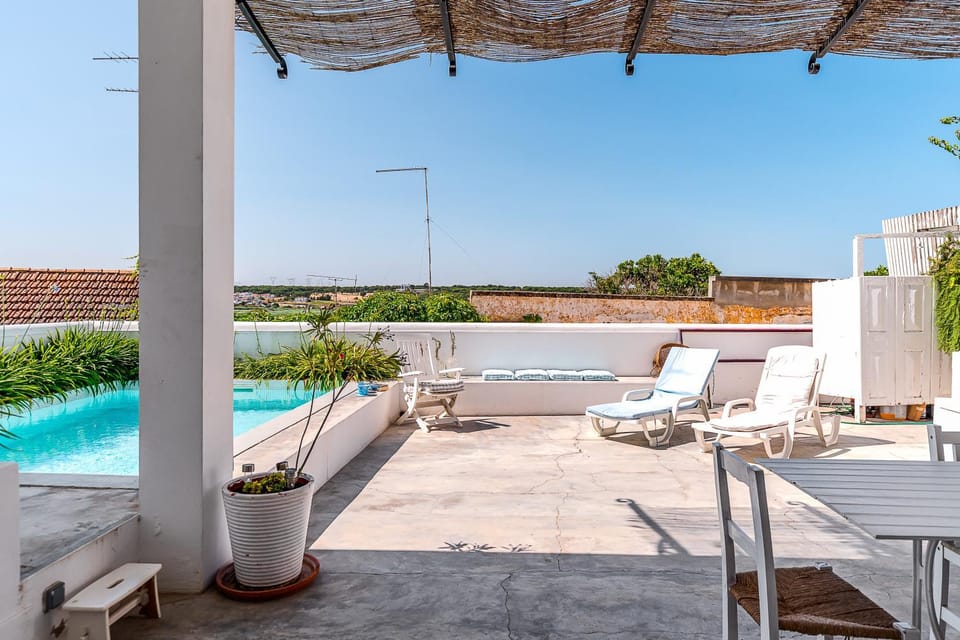 Property building, Balcony/Terrace, Living room, Swimming pool