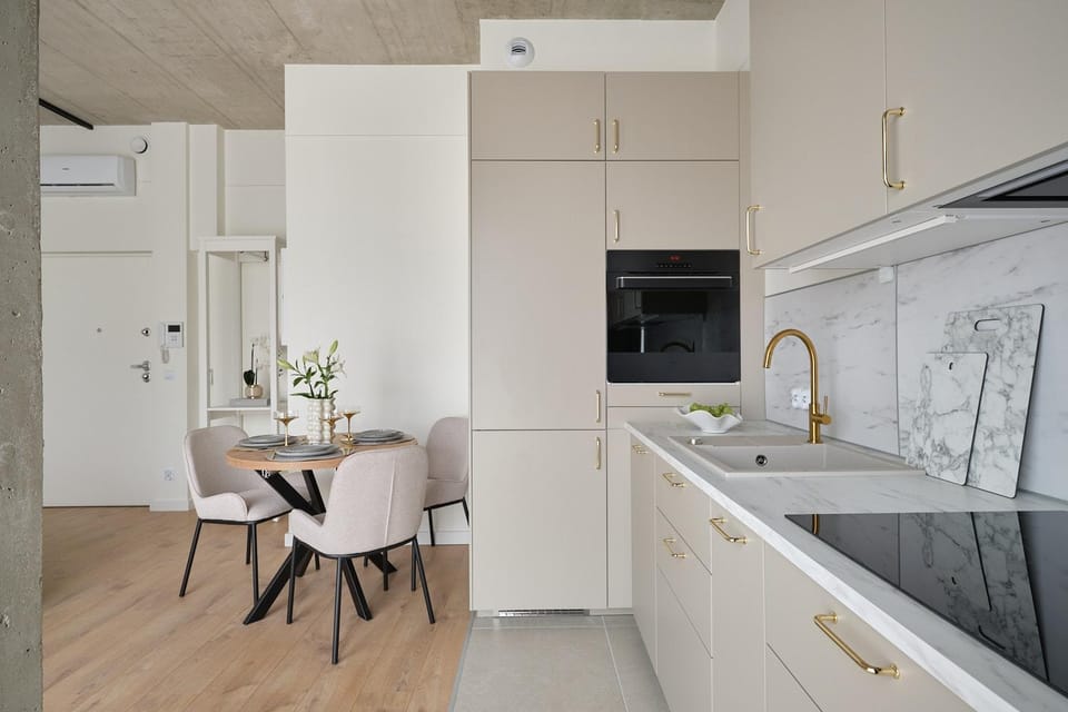 Kitchen or kitchenette, Dining area, oven, pet friendly, stove