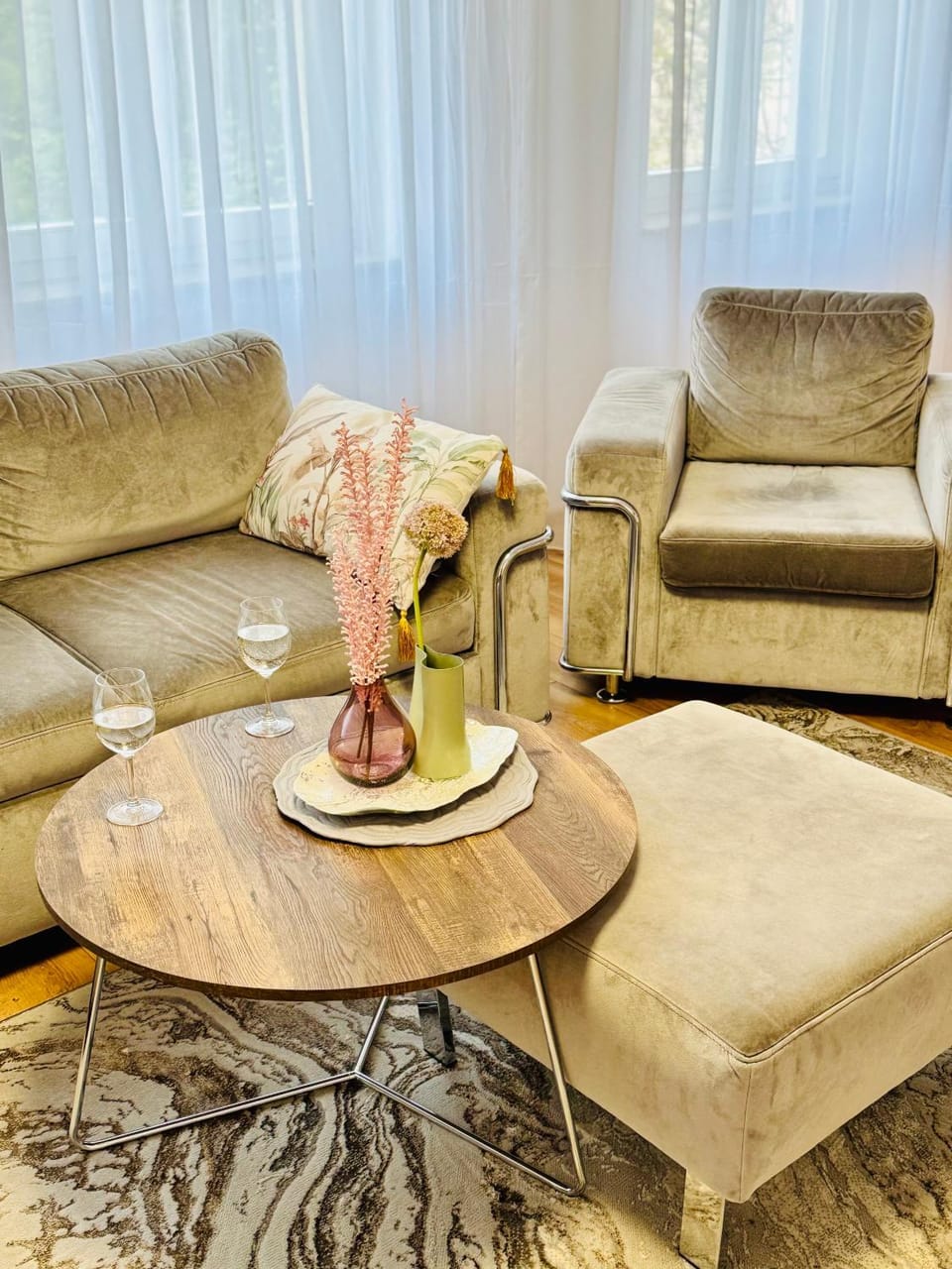 Living room, Seating area