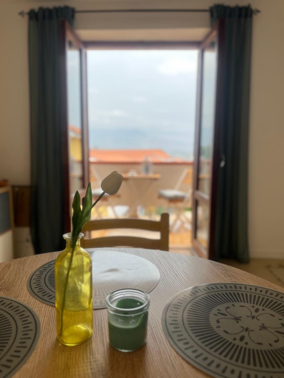 Natural landscape, Balcony/Terrace, Dining area