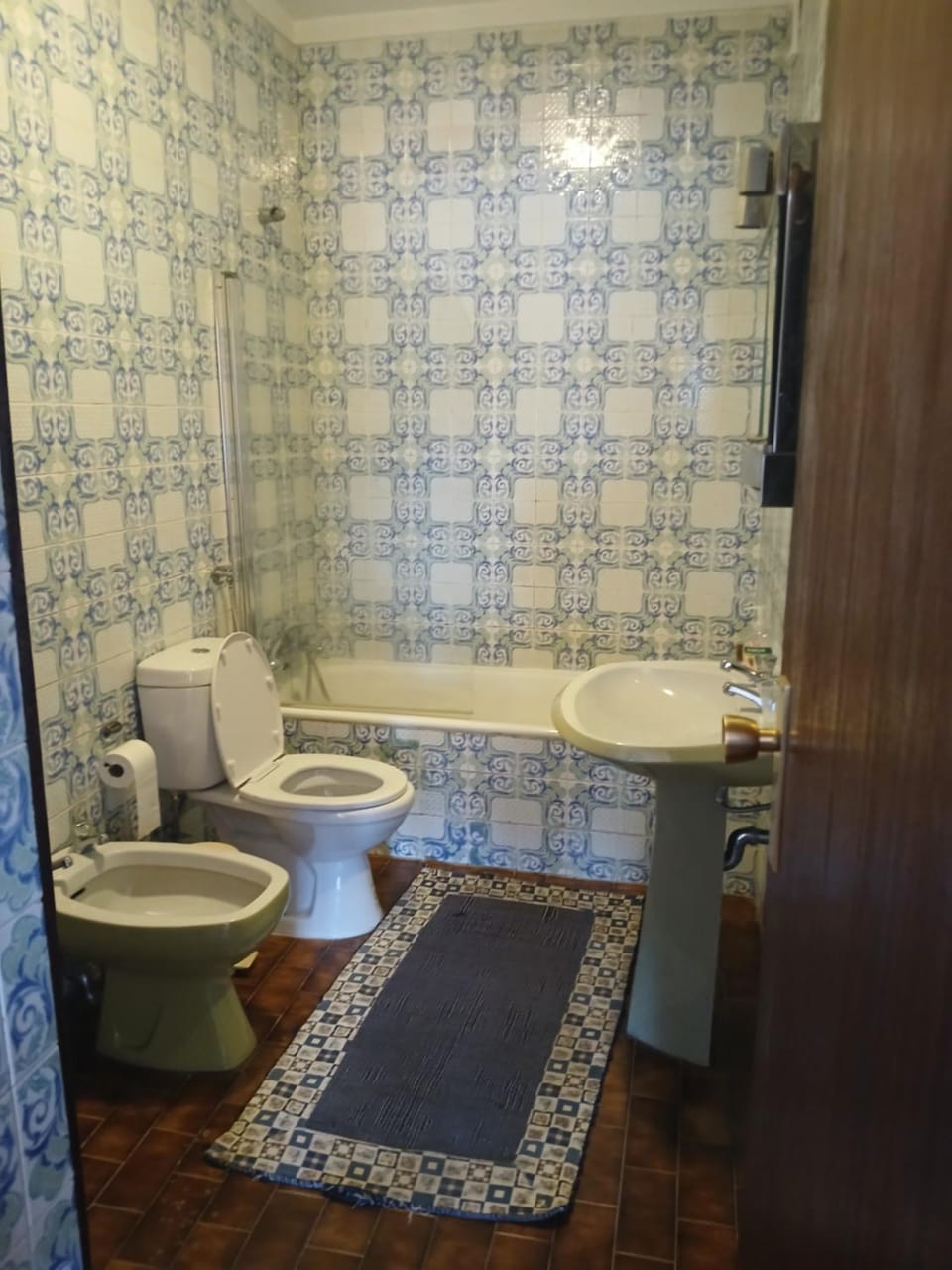 Toilet, Bathroom, Bath, bidet, towels