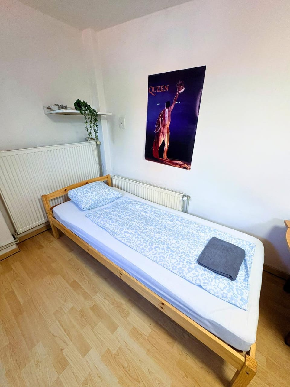 Facade/entrance, Photo of the whole room, Decorative detail, Area and facilities, heating, minibar