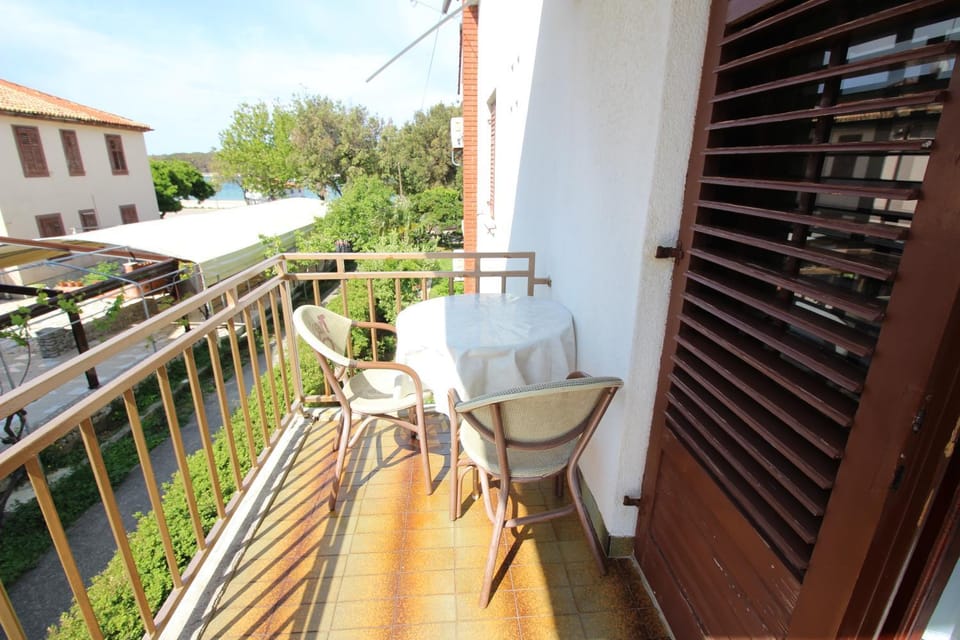 Patio, Day, View (from property/room), Balcony/Terrace