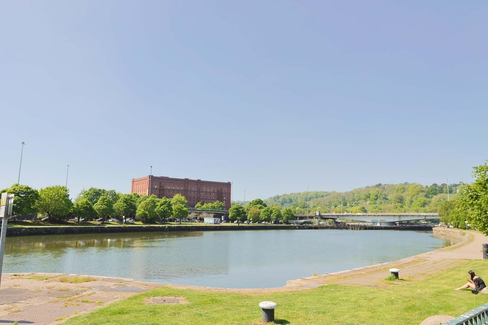 Hotwells spacious flat sleeps three Apartment in Bristol