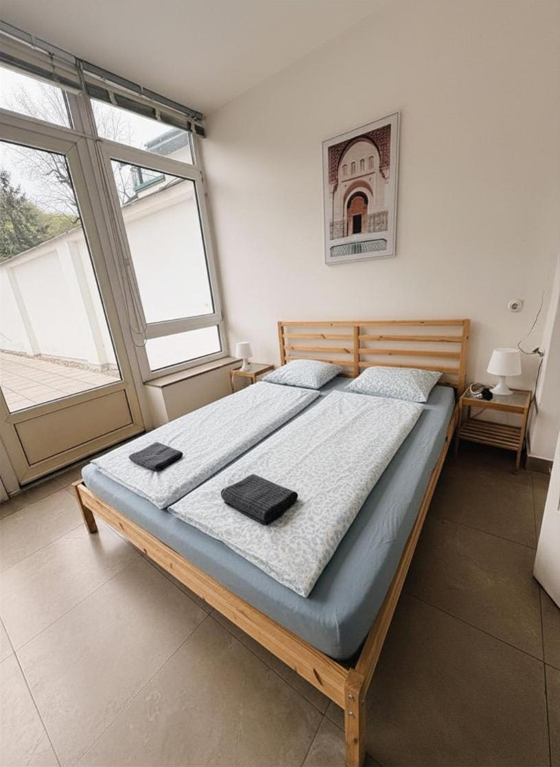 Bed, Natural landscape, View (from property/room), Balcony/Terrace, Bedroom, Garden view, Area and facilities, Inner courtyard view, towels