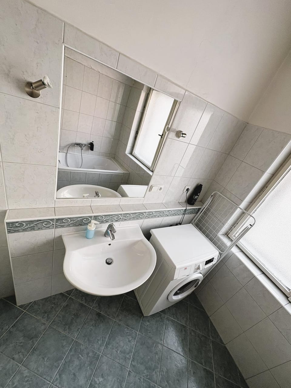 Bathroom, Bath, washing machine