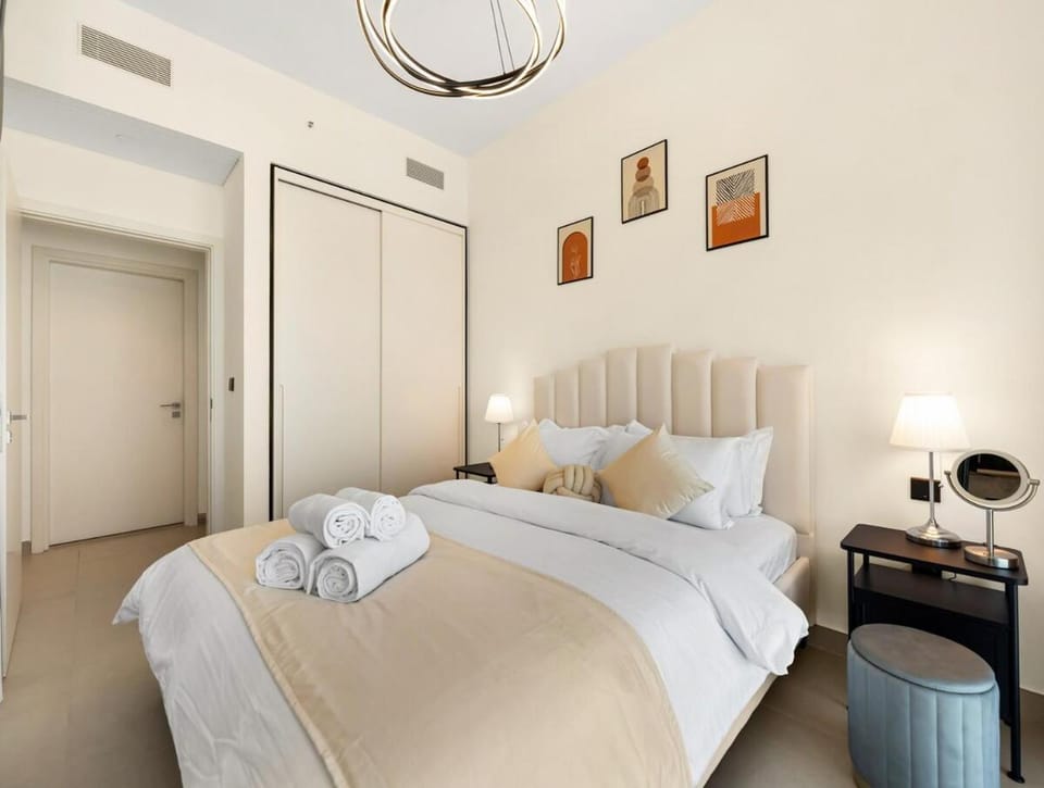 Luxury 1-BR Escape in Dubai Hills Collective , 5 min from Mall Apartment in Dubai