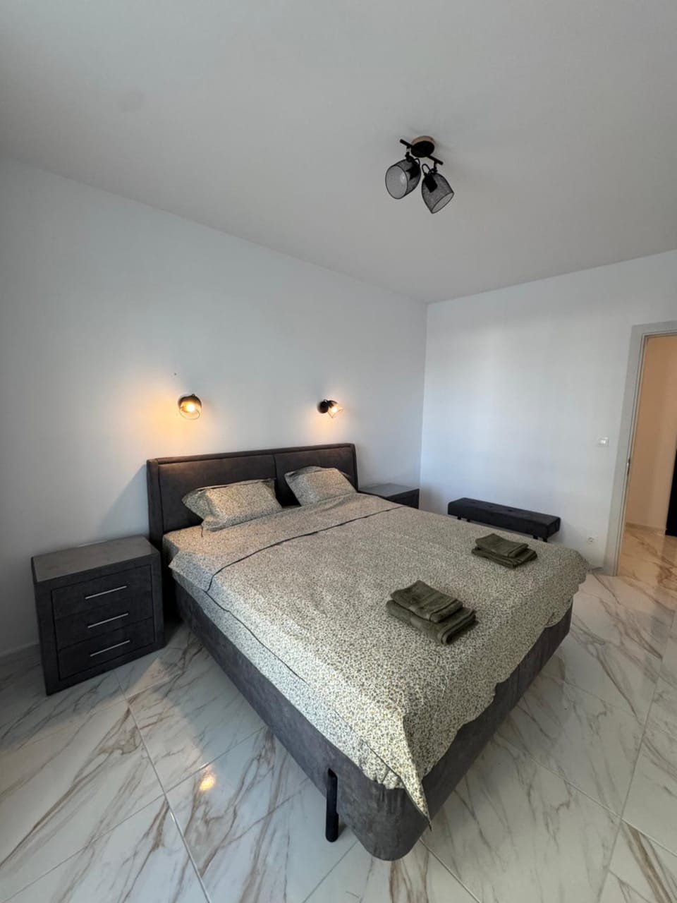 Bed, Photo of the whole room