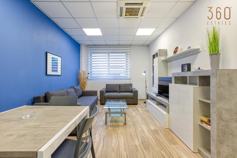 TV and multimedia, Kitchen or kitchenette, Living room, Seating area, Dining area, minibar, air conditioner