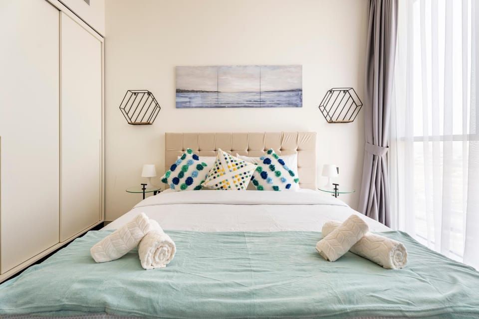Bed, Bedroom, towels, wardrobe
