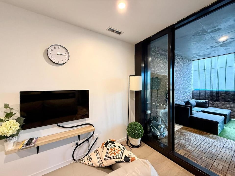 Spacious 2BR Apt in Canberra City Centre BBQ/ Pool Apartment in Canberra