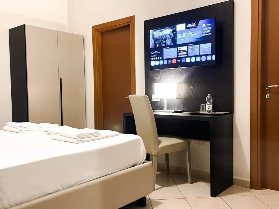 TV and multimedia, Bedroom, wardrobe