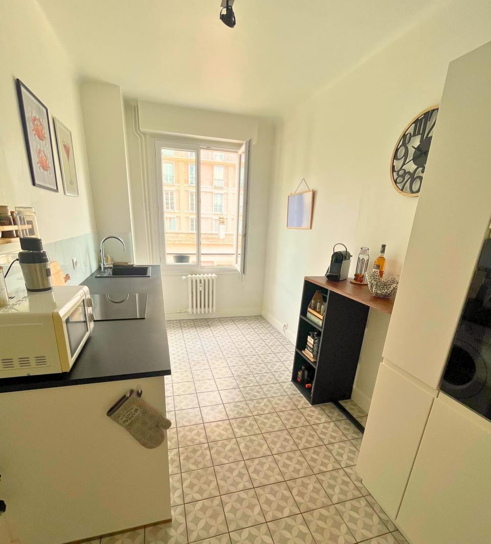 Coffee/tea facilities, View (from property/room), Kitchen or kitchenette, On site, City view, Location, children, Family, dishwasher, furniture, heating, internet, microwave, oven, stove, toaster, washing machine, washing machine, kitchen