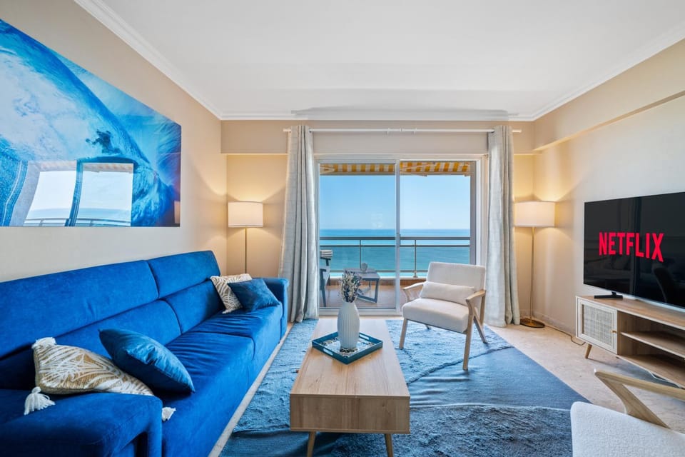 Communal lounge/ TV room, TV and multimedia, Sea view