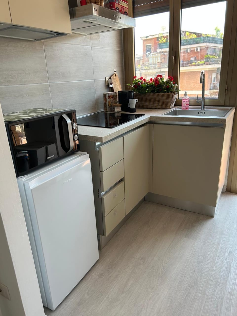 Kitchen or kitchenette