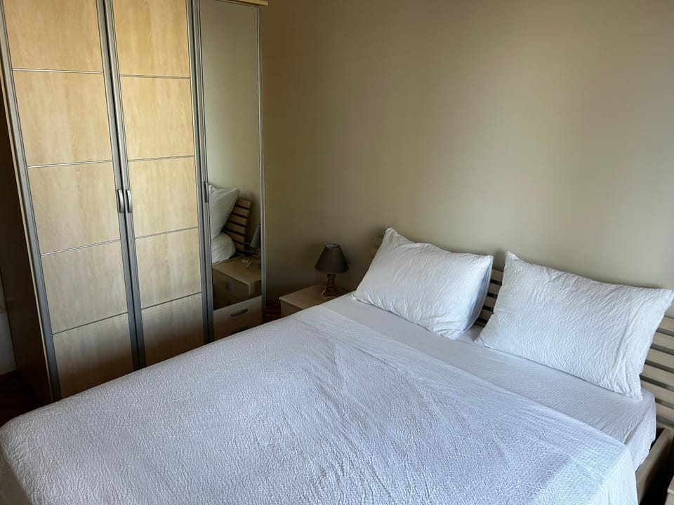 Bed, Photo of the whole room, Bedroom, wardrobe