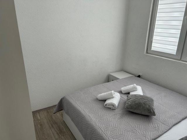 Big house with swimming pool Apartment in Skopje