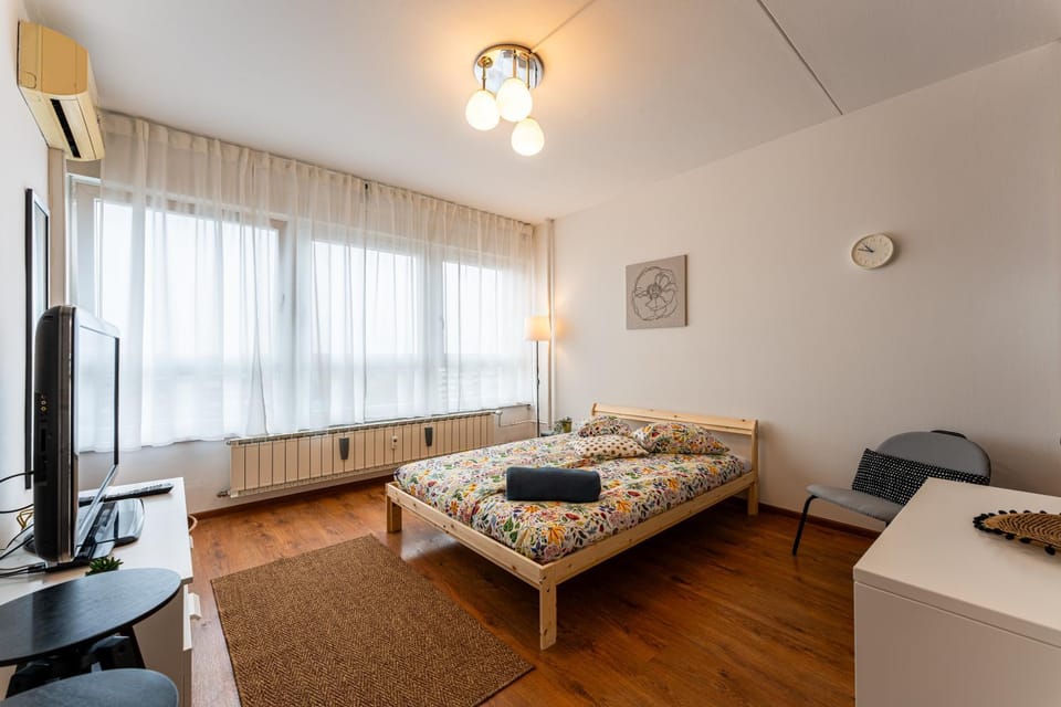 Bed, TV and multimedia, View (from property/room), Seating area, Bedroom, Family, heating, internet, air conditioner