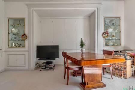 Massenet - CI - PREMIUM Elegant family nest Apartment in Paris