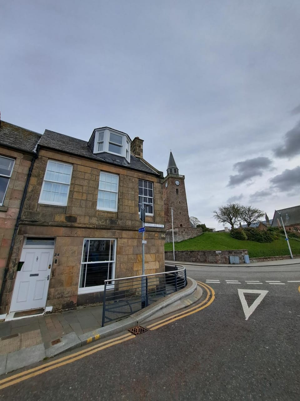 Property building, Street view