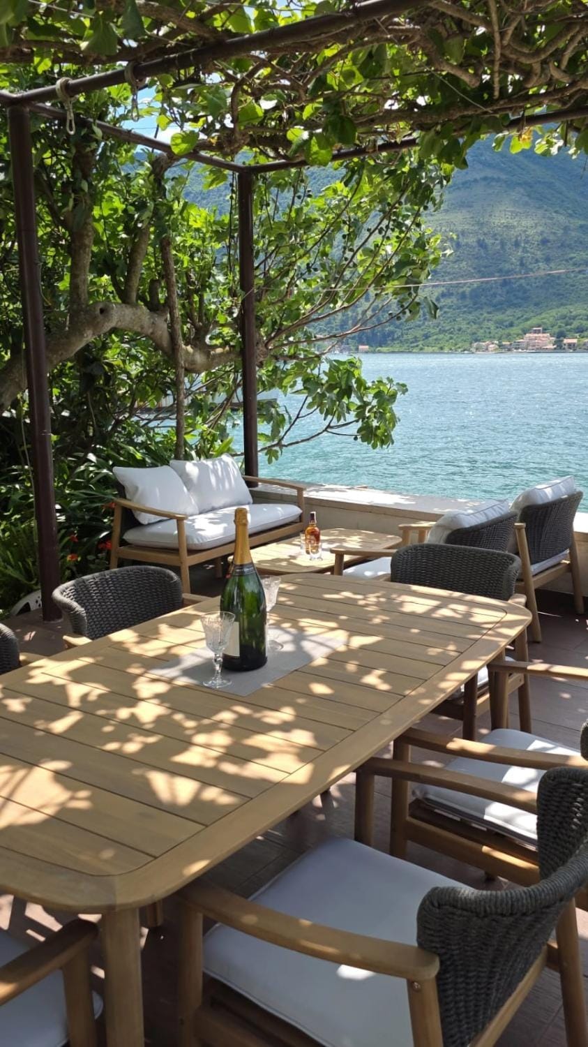 Studio Lanterna in a seaside house Apartment in Dobrota